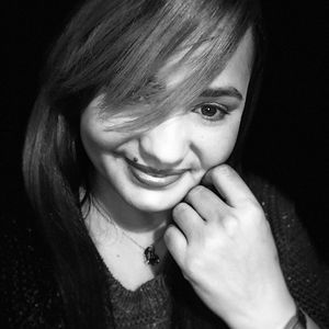 Meet your Posher, Iris